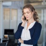 telefon-wyłącza-się-podczas-rozmowy