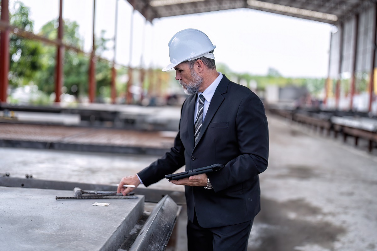 Kompleksowa realizacja inwestycji budowlanych – czy warto zatrudnić generalnego wykonawcę